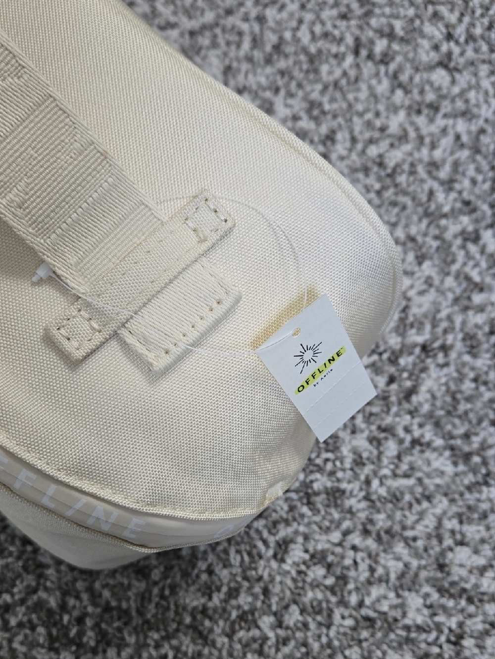 Offline By Aerie Travel Case - Picture 3 of 8
